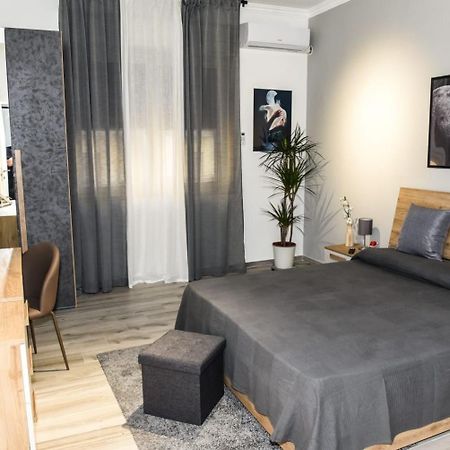 Apartament La Via Di Mezzo Katania Zewnętrze zdjęcie